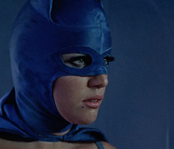 我们没有得到蝙蝠女但至少你可以观看受摔跤手启发的蝙蝠女
